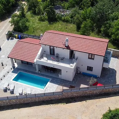 Monika Villa